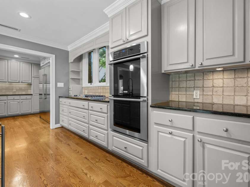 226 20th Avenue Place, Hickory, NC 28601.  MLS# CAR4398256, YatesRealty ID 35084. 