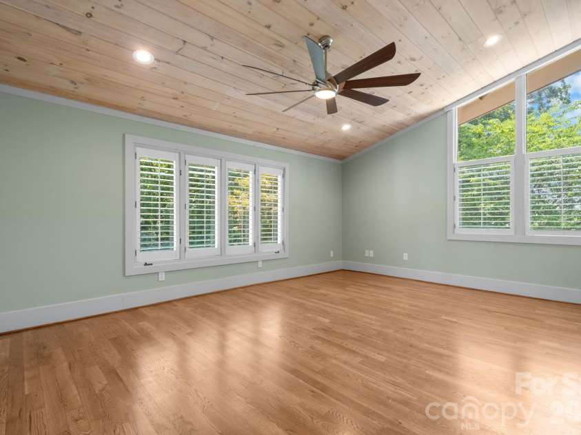 226 20th Avenue Place, Hickory, NC 28601.  MLS# CAR4398256, YatesRealty ID 35084. 