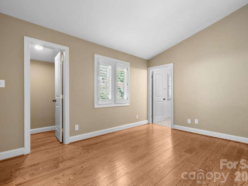226 20th Avenue Place, Hickory, NC 28601.  MLS# CAR4398256, YatesRealty ID 35084. 
