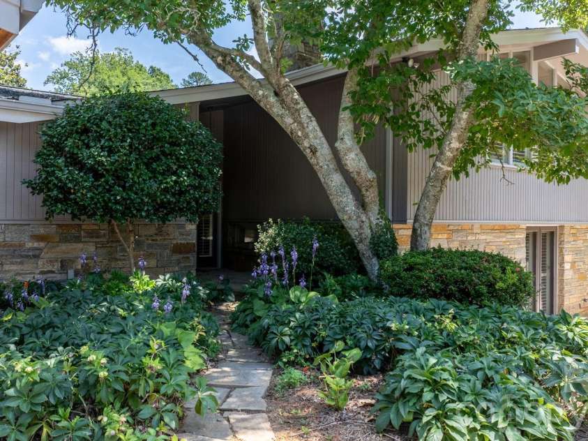 226 20th Avenue Place, Hickory, NC 28601.  MLS# CAR4398256, YatesRealty ID 35084. 