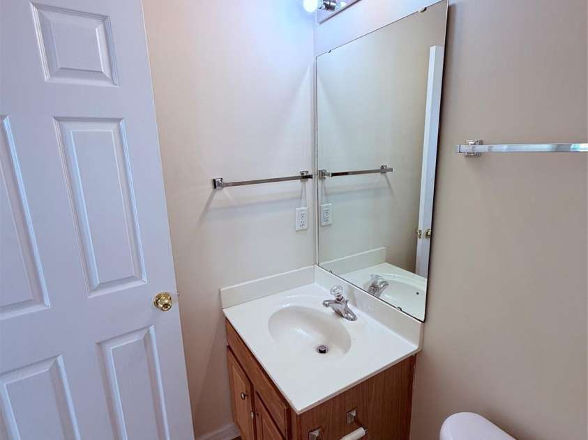 8602 Twined Creek Lane, Charlotte, NC 28227.  MLS# CAR4293200, YatesRealty ID 35084. Half Bath