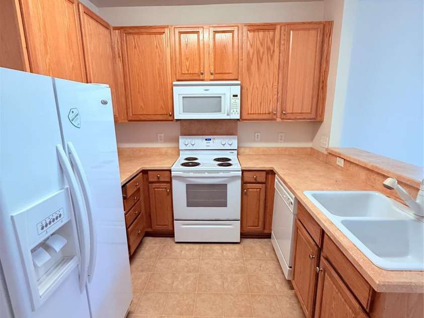 8602 Twined Creek Lane, Charlotte, NC 28227.  MLS# CAR4293200, YatesRealty ID 35084. Kitchen