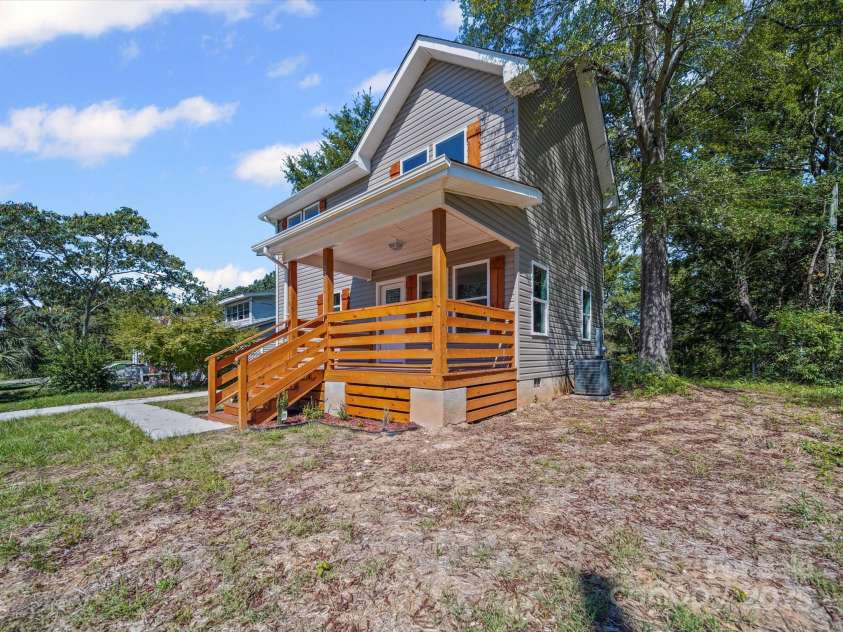 185 End Street, Chester, SC 29706.  MLS# CAR4295578, YatesRealty ID 35085. 