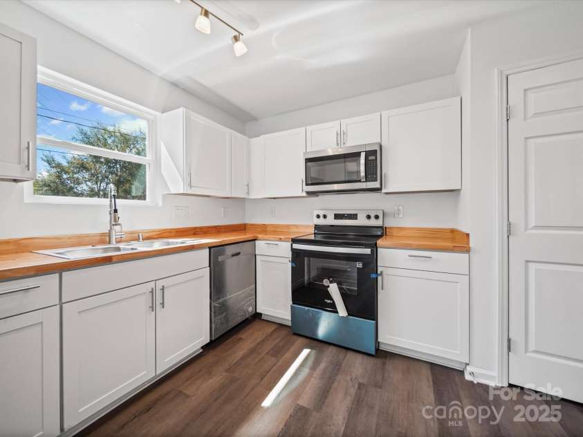 185 End Street, Chester, SC 29706.  MLS# CAR4295578, YatesRealty ID 35085. 