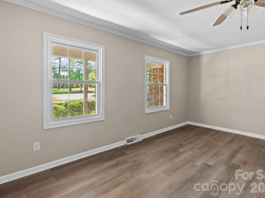 755 Cumberland Circle, Rockingham, NC 28379.  MLS# CAR4398856, YatesRealty ID 35085. Great room