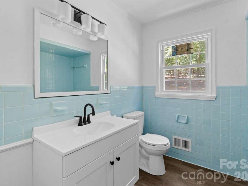 755 Cumberland Circle, Rockingham, NC 28379.  MLS# CAR4398856, YatesRealty ID 35085. Main floor bathroom