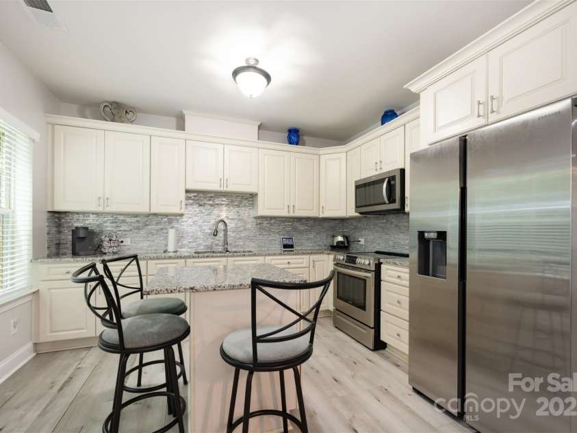 820 Pecan Tree Lane, Fort Mill, SC 29715.  MLS# CAR4286849, YatesRealty ID 35086. 