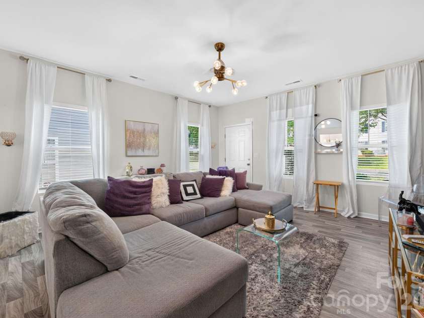 1031 Plaza Walk Drive, Charlotte, NC 28215.  MLS# CAR4396932, YatesRealty ID 35087. 
