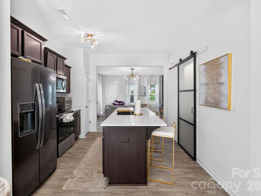 1031 Plaza Walk Drive, Charlotte, NC 28215.  MLS# CAR4396932, YatesRealty ID 35087. 
