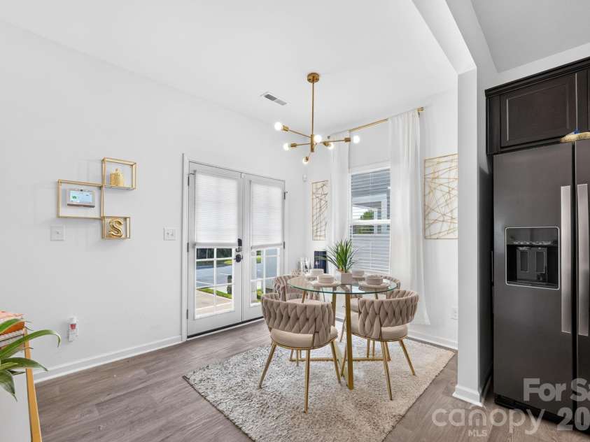 1031 Plaza Walk Drive, Charlotte, NC 28215.  MLS# CAR4396932, YatesRealty ID 35087. 