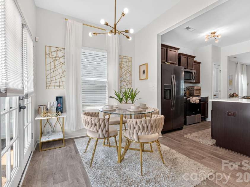 1031 Plaza Walk Drive, Charlotte, NC 28215.  MLS# CAR4396932, YatesRealty ID 35087. 