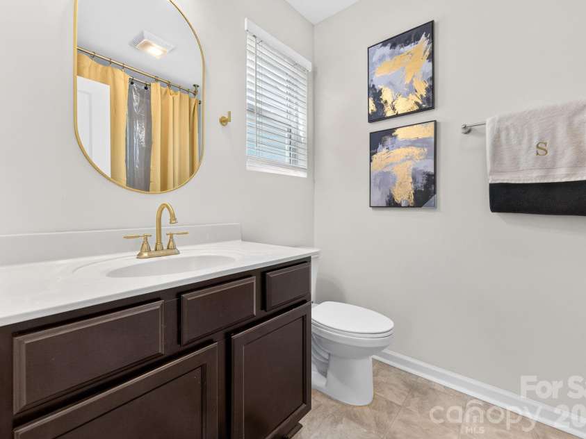 1031 Plaza Walk Drive, Charlotte, NC 28215.  MLS# CAR4396932, YatesRealty ID 35087. 