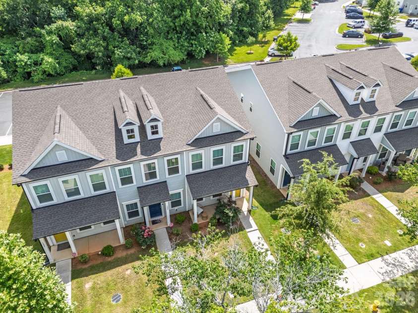 1031 Plaza Walk Drive, Charlotte, NC 28215.  MLS# CAR4396932, YatesRealty ID 35087. 