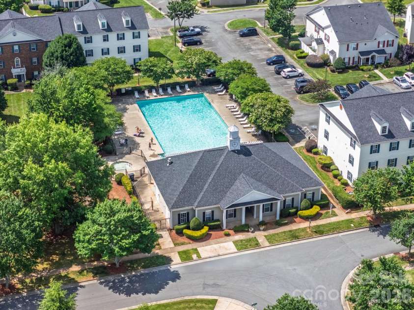 1031 Plaza Walk Drive, Charlotte, NC 28215.  MLS# CAR4396932, YatesRealty ID 35087. 