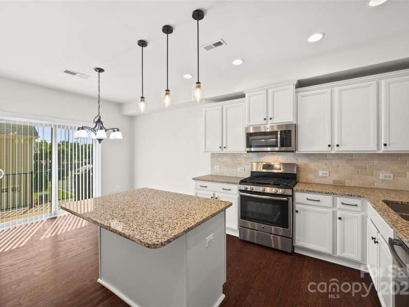 6249 Cloverdale Drive, Fort Mill, SC 29708.  MLS# CAR4294478, YatesRealty ID 35088. 