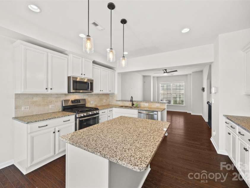 6249 Cloverdale Drive, Fort Mill, SC 29708.  MLS# CAR4294478, YatesRealty ID 35088. 