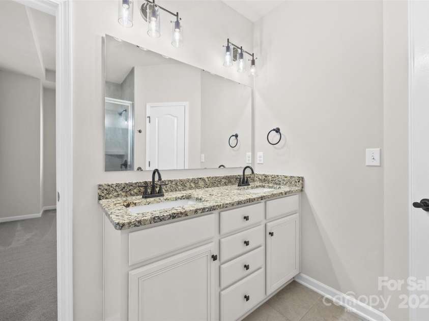 6249 Cloverdale Drive, Fort Mill, SC 29708.  MLS# CAR4294478, YatesRealty ID 35088. 
