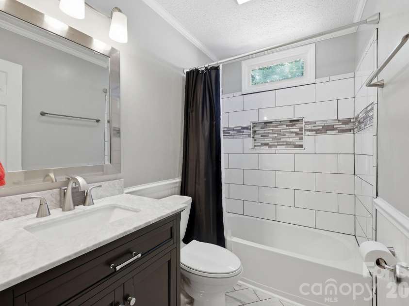 3970 Tenneyson Court, Concord, NC 28027.  MLS# CAR4398947, YatesRealty ID 35089. Full Hall bathroom on second floor