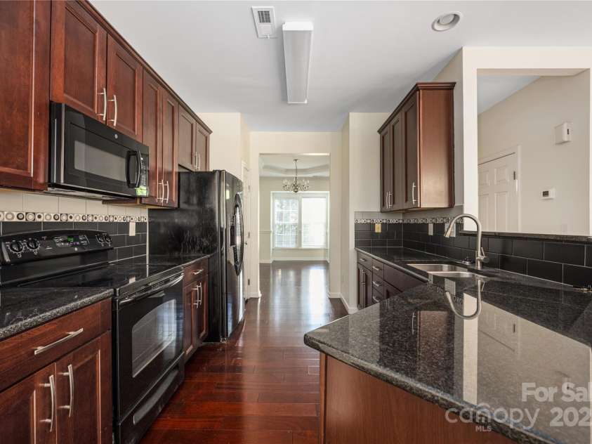 6416 Union Station Court, Charlotte, NC 28210.  MLS# CAR4264294, YatesRealty ID 35089. 