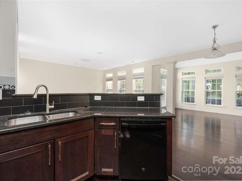 6416 Union Station Court, Charlotte, NC 28210.  MLS# CAR4264294, YatesRealty ID 35089. 