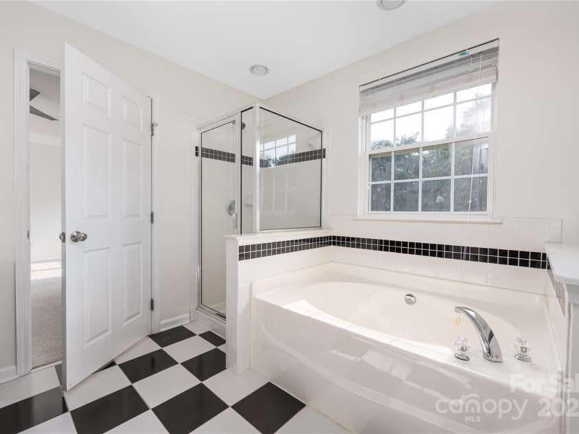 6416 Union Station Court, Charlotte, NC 28210.  MLS# CAR4264294, YatesRealty ID 35089. 