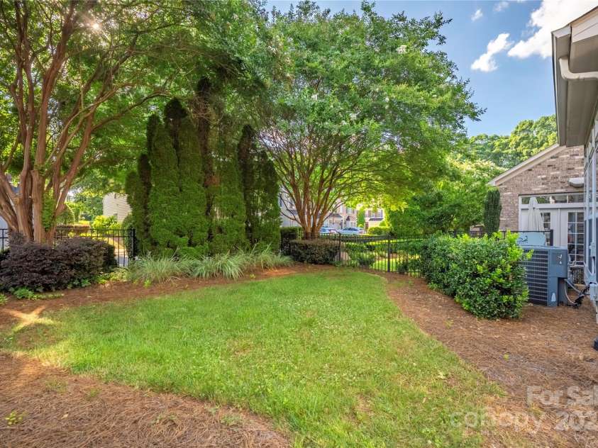 6416 Union Station Court, Charlotte, NC 28210.  MLS# CAR4264294, YatesRealty ID 35089. 