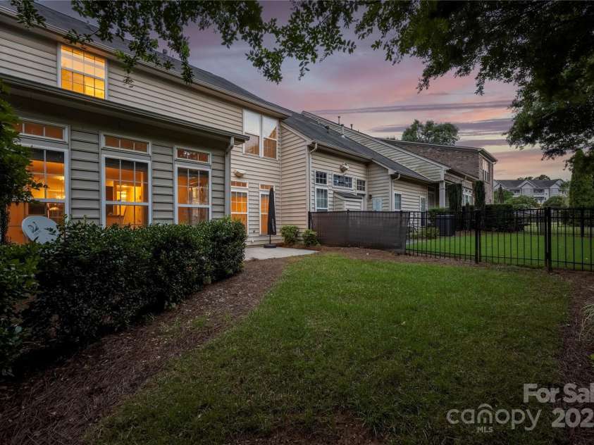 6416 Union Station Court, Charlotte, NC 28210.  MLS# CAR4264294, YatesRealty ID 35089. 