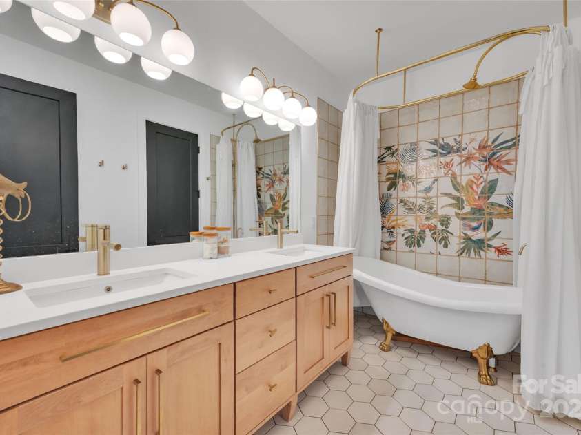 26 Bonnies Cove Trail, Mills River, NC 28759.  MLS# CAR4251070, YatesRealty ID 3509. 