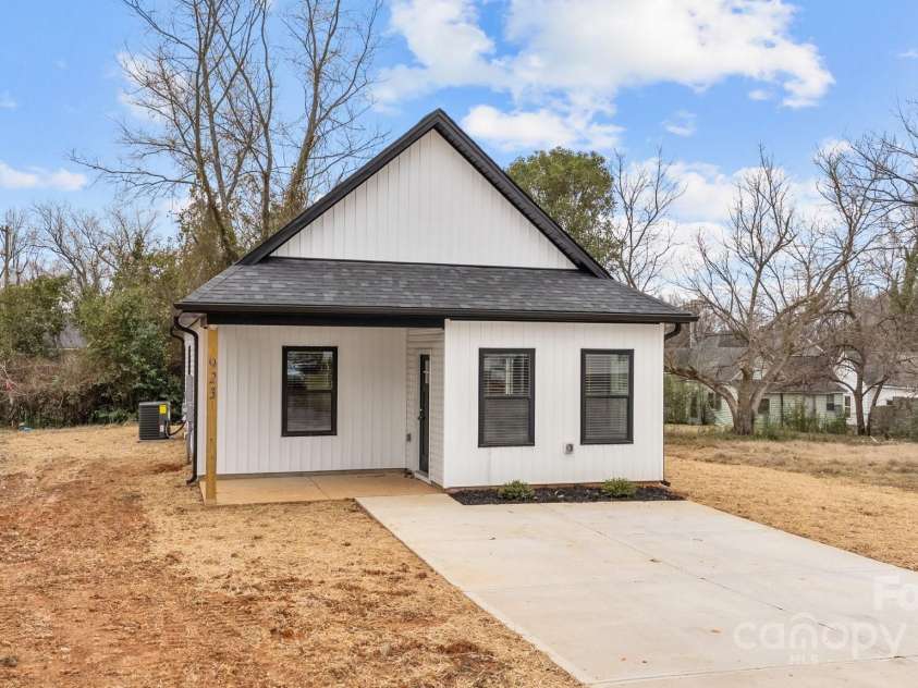 923 Cedar Street, Salisbury, NC 28144.  MLS# CAR4221114, YatesRealty ID 3509. 