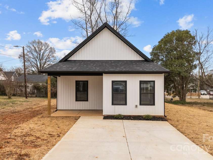 923 Cedar Street, Salisbury, NC 28144.  MLS# CAR4221114, YatesRealty ID 3509. 