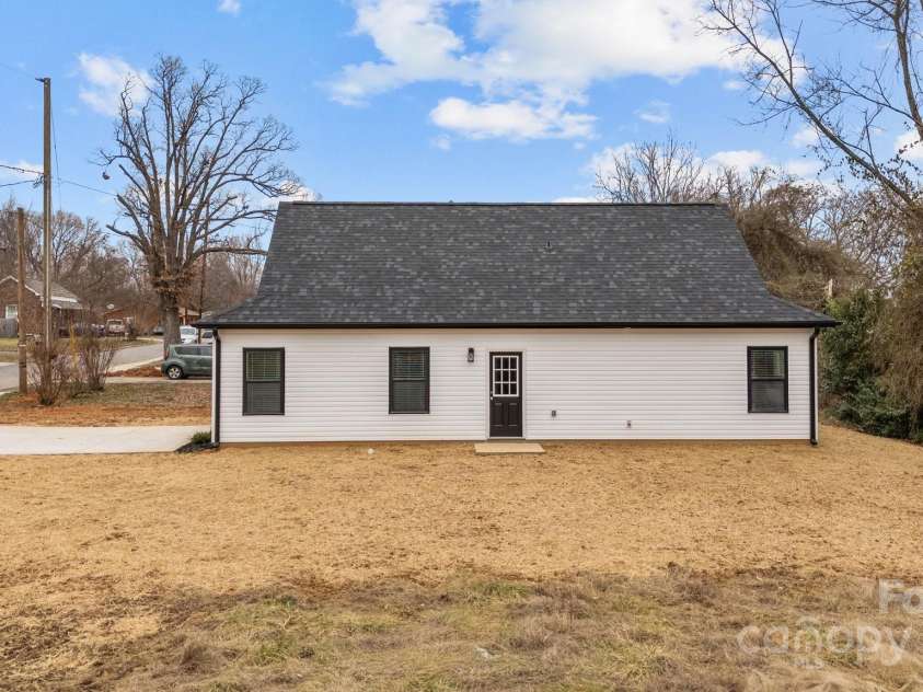 923 Cedar Street, Salisbury, NC 28144.  MLS# CAR4221114, YatesRealty ID 3509. 