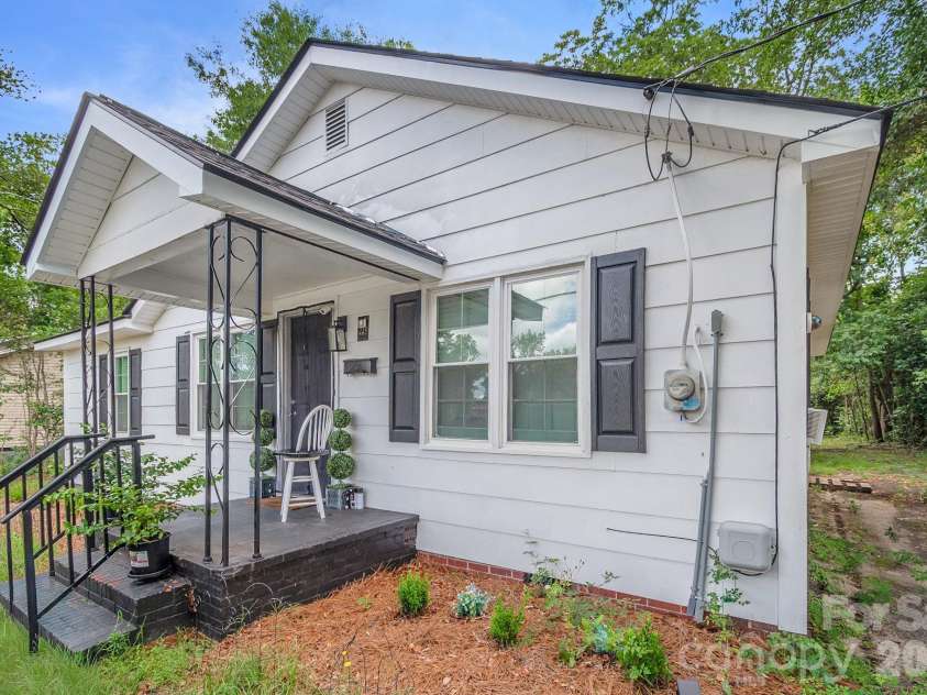 229 Acl Avenue, Cheraw, SC 29520.  MLS# CAR4390834, YatesRealty ID 35090. 