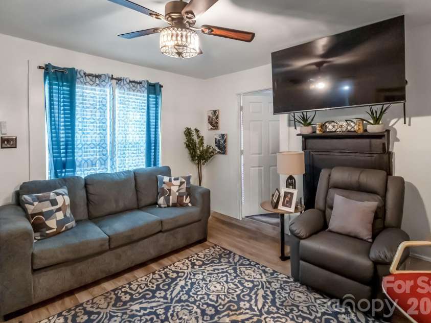 229 Acl Avenue, Cheraw, SC 29520.  MLS# CAR4390834, YatesRealty ID 35090. 