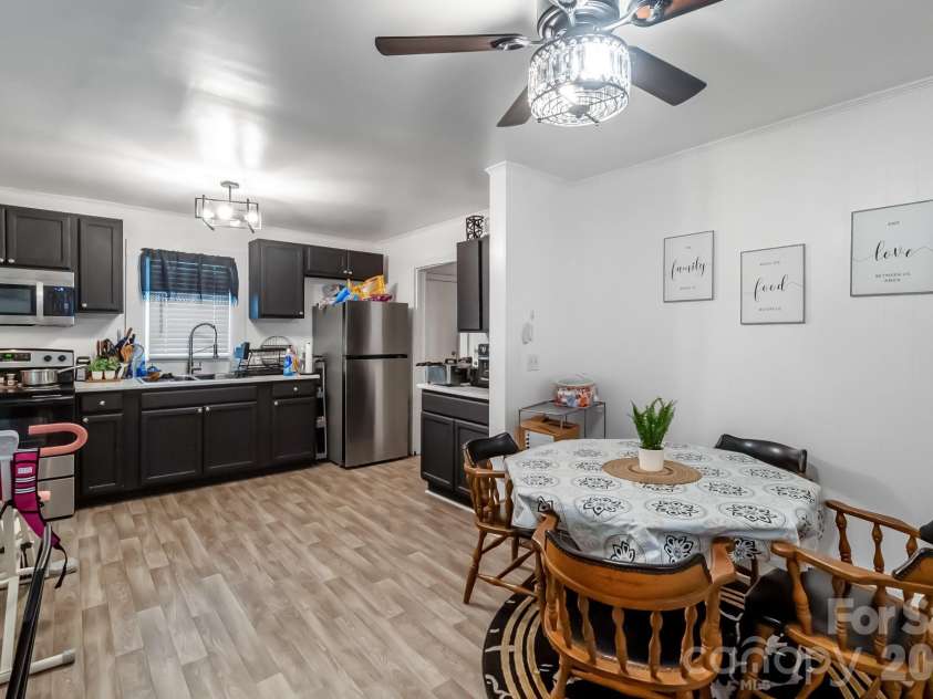 229 Acl Avenue, Cheraw, SC 29520.  MLS# CAR4390834, YatesRealty ID 35090. 