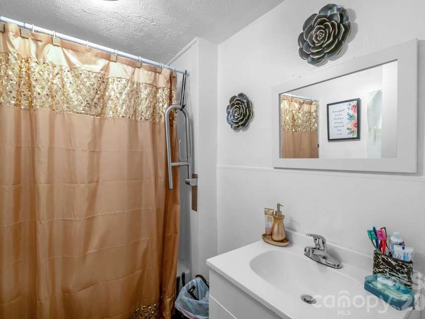 229 Acl Avenue, Cheraw, SC 29520.  MLS# CAR4390834, YatesRealty ID 35090. 