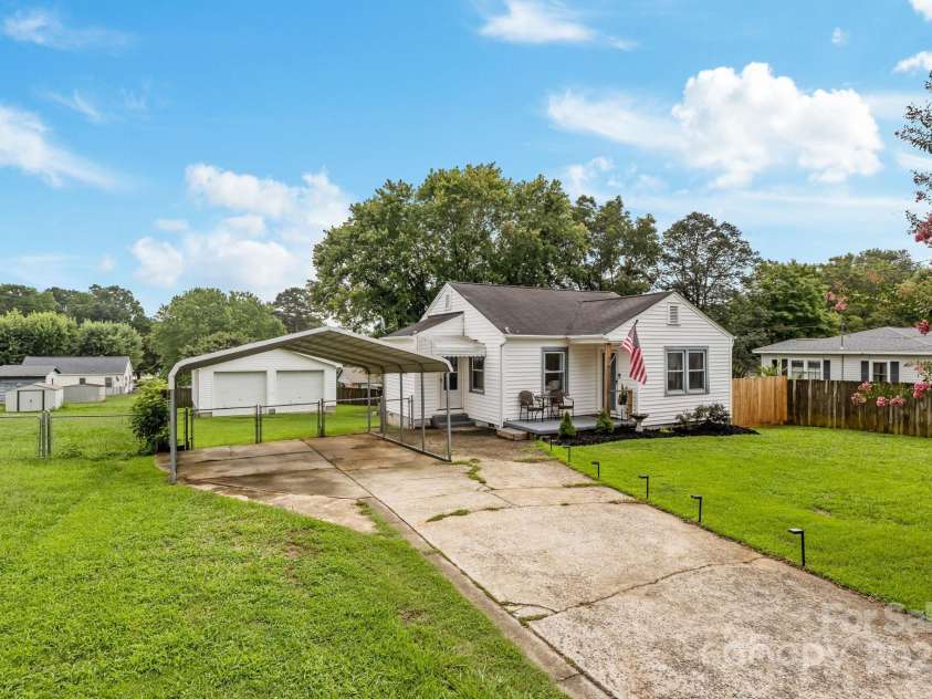 112 Abernathy Street, Mount Holly, NC 28120.  MLS# CAR4290009, YatesRealty ID 35091. 