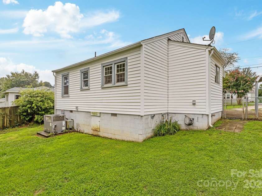 112 Abernathy Street, Mount Holly, NC 28120.  MLS# CAR4290009, YatesRealty ID 35091. 