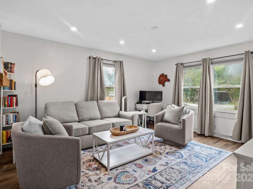 112 Abernathy Street, Mount Holly, NC 28120.  MLS# CAR4290009, YatesRealty ID 35091. 