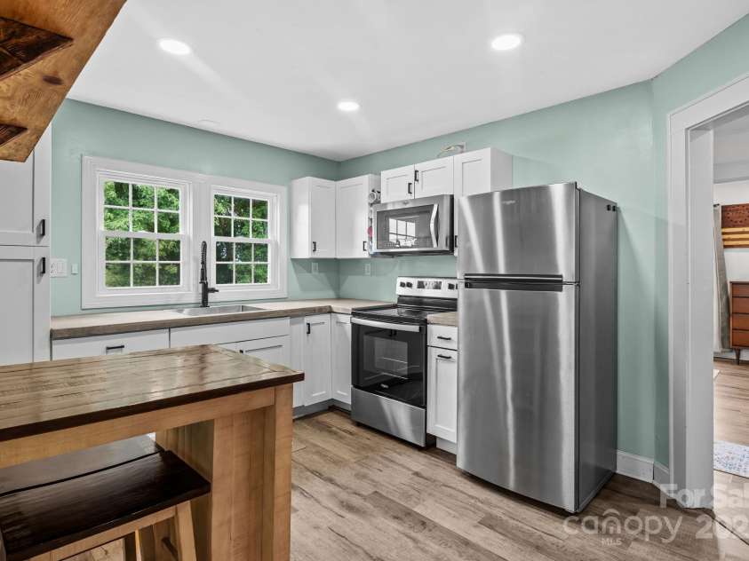 112 Abernathy Street, Mount Holly, NC 28120.  MLS# CAR4290009, YatesRealty ID 35091. 