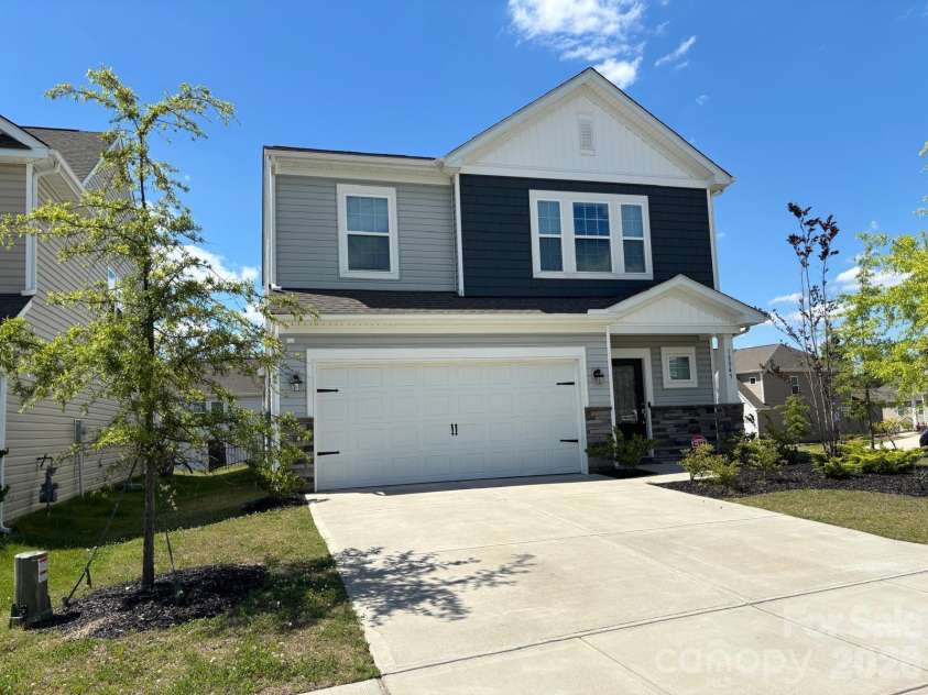 18045 Stark Way, Charlotte, NC 28278.  MLS# CAR4394872, YatesRealty ID 35091. 