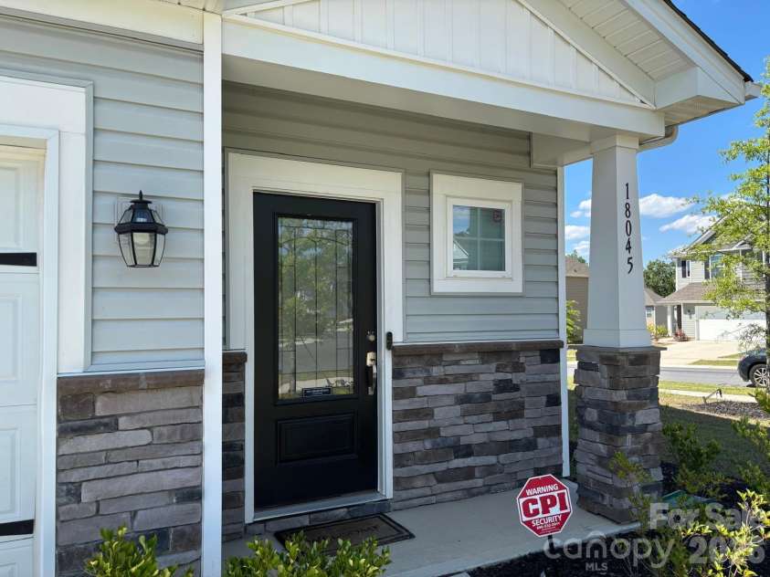 18045 Stark Way, Charlotte, NC 28278.  MLS# CAR4394872, YatesRealty ID 35091. 