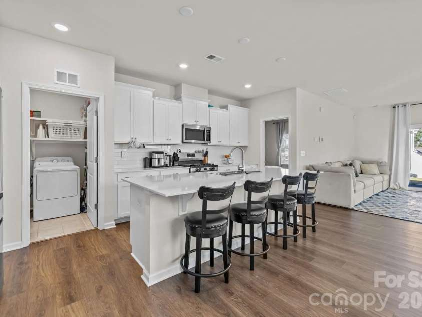 18045 Stark Way, Charlotte, NC 28278.  MLS# CAR4394872, YatesRealty ID 35091. 