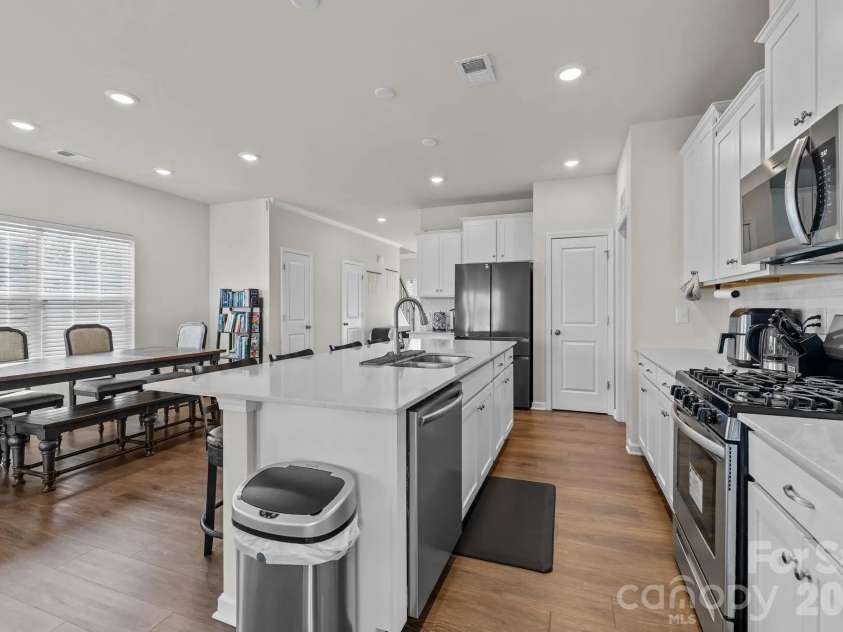 18045 Stark Way, Charlotte, NC 28278.  MLS# CAR4394872, YatesRealty ID 35091. 