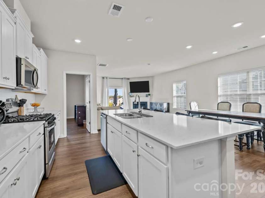 18045 Stark Way, Charlotte, NC 28278.  MLS# CAR4394872, YatesRealty ID 35091. 