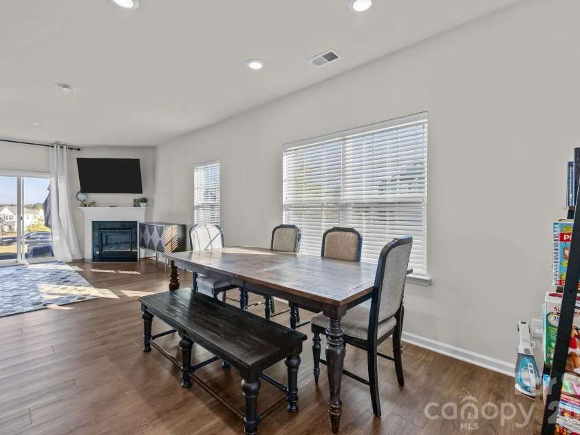 18045 Stark Way, Charlotte, NC 28278.  MLS# CAR4394872, YatesRealty ID 35091. 