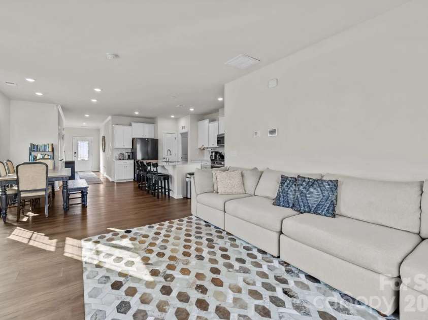 18045 Stark Way, Charlotte, NC 28278.  MLS# CAR4394872, YatesRealty ID 35091. 