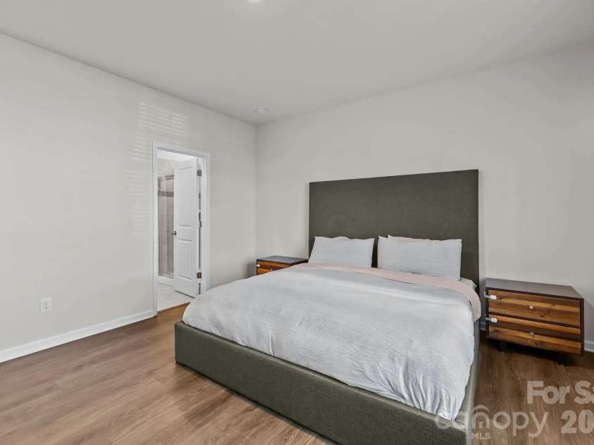 18045 Stark Way, Charlotte, NC 28278.  MLS# CAR4394872, YatesRealty ID 35091. 