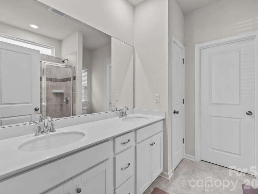18045 Stark Way, Charlotte, NC 28278.  MLS# CAR4394872, YatesRealty ID 35091. 
