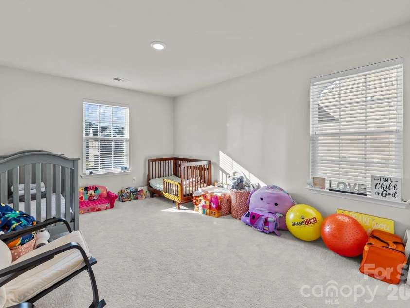 18045 Stark Way, Charlotte, NC 28278.  MLS# CAR4394872, YatesRealty ID 35091. 