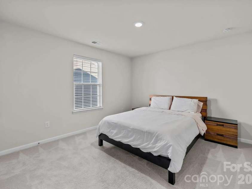 18045 Stark Way, Charlotte, NC 28278.  MLS# CAR4394872, YatesRealty ID 35091. 